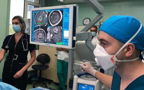 Premieră națională la Iași: operație pe creier cu robotul, ZCH NEWS - sursa ta de informații