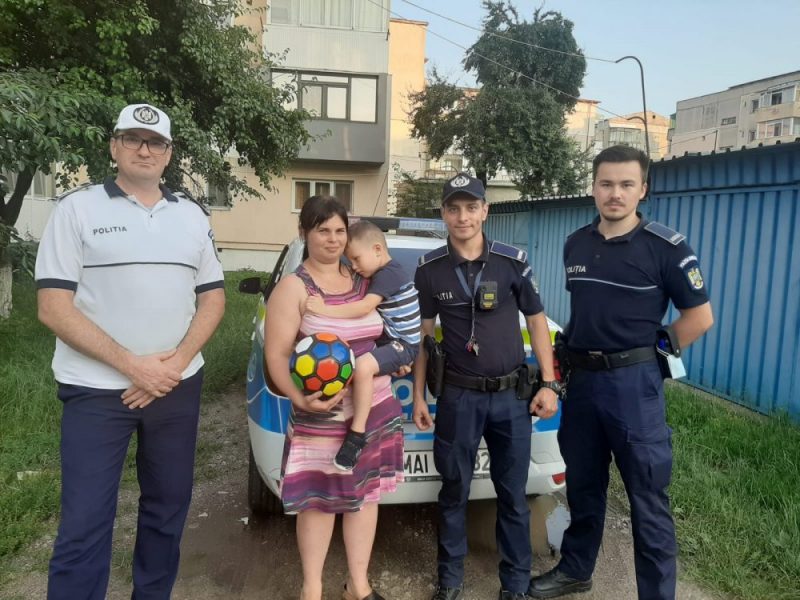 Polițiști de la Roman, eroii zilei: au găsit rapid pe un băiețel dat dispărut