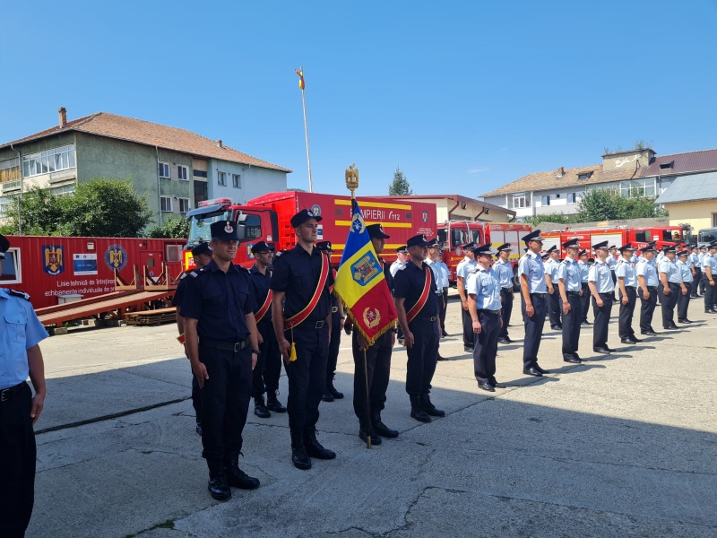 Șapte ofițeri și 64 de subofițeri de la ISU Neamț au fost înaintați în grad