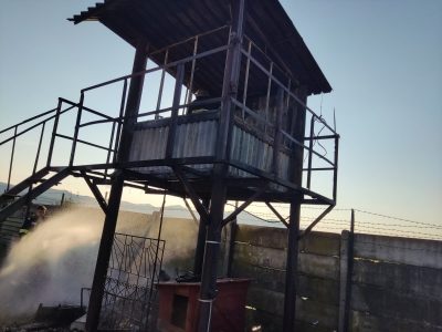 A ars o baracă de pază pe platforma Săvinești, ZCH NEWS - sursa ta de informații
