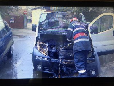 Incendiu la o autoutilitară în Roznov, ZCH NEWS - sursa ta de informații