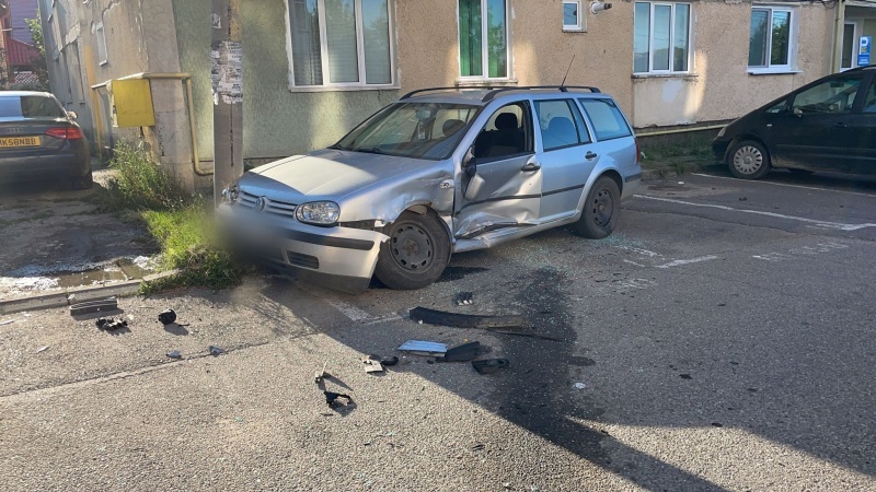 Foto. Accident în zona Pieței Târgu Neamț