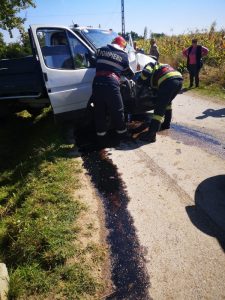 Două persoane rănite după ce mașina lor a lovit un tractor, ZCH NEWS - sursa ta de informații