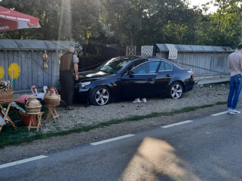Galerie Foto. Circulație îngreunată din cauza unui accident cu două victime. Electricitate și gaz tăiate în satul Vânători., ZCH NEWS - sursa ta de informații