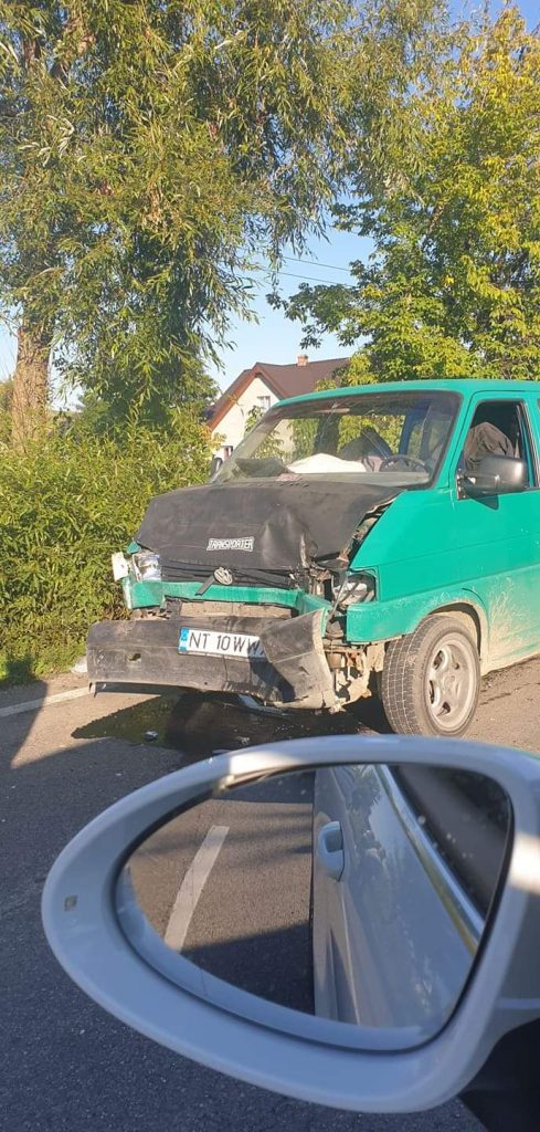 FOTO Ciocnirea a 3 vehicole la Oşlobeni-Bodeşti s-a soldat cu o victimă, ZCH NEWS - sursa ta de informații
