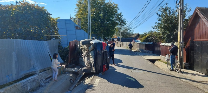Galerie foto. Accident spectaculos în Târgu Neamț, ZCH NEWS - sursa ta de informații