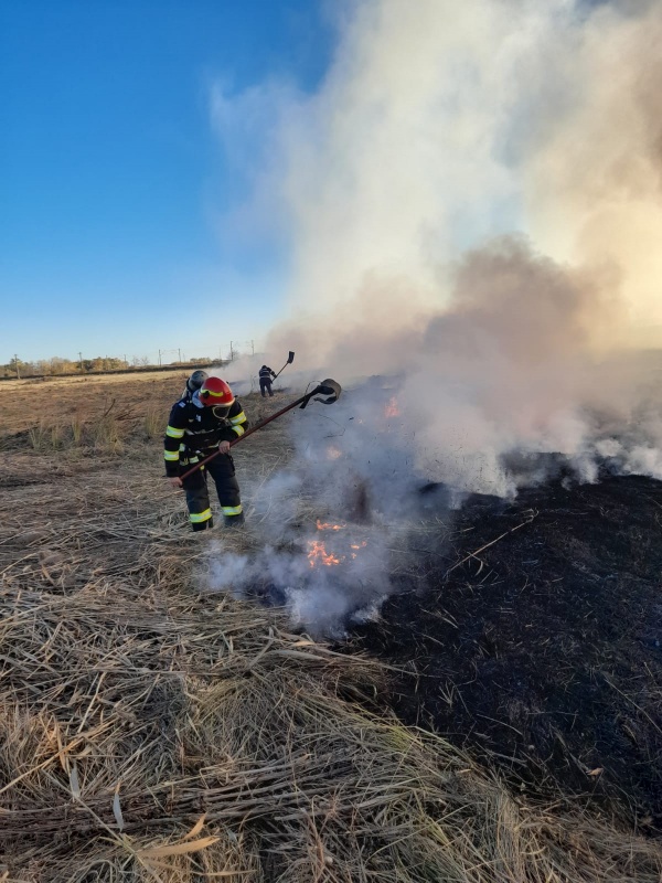 Foto. 16 ha de vegetație uscată au ars în două incendii, ZCH NEWS - sursa ta de informații