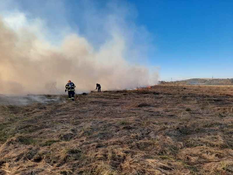 Foto. 16 ha de vegetație uscată au ars în două incendii, ZCH NEWS - sursa ta de informații