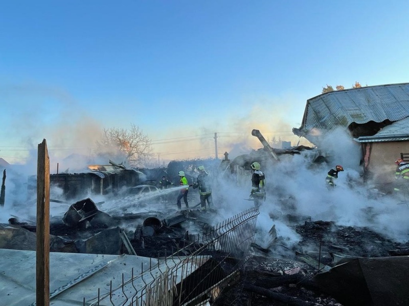 Video. Foto. Incendiu devastator în Ilișești: nouă echipaje de pompieri au muncit peste cinci ore!, ZCH NEWS - sursa ta de informații