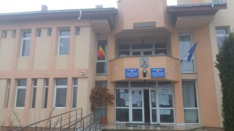 Zece candidaţi pe două posturi de asistente medicale la Căminul de bătrâni de la Mânăstirea Văratec, ZCH NEWS - sursa ta de informații