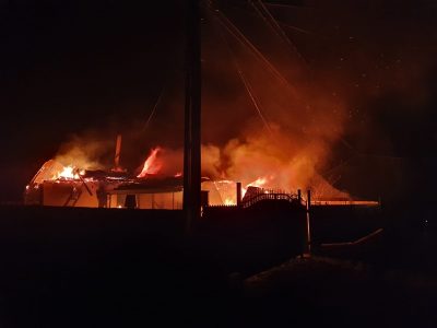 Casă distrusă de flăcări în Oglinzi, ZCH NEWS - sursa ta de informații