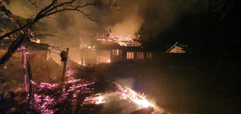 O bătrână a murit în incendiul ce a mistuit două case, ZCH NEWS - sursa ta de informații