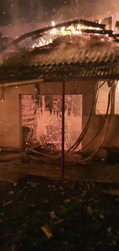 O bătrână a murit în incendiul ce a mistuit două case, ZCH NEWS - sursa ta de informații
