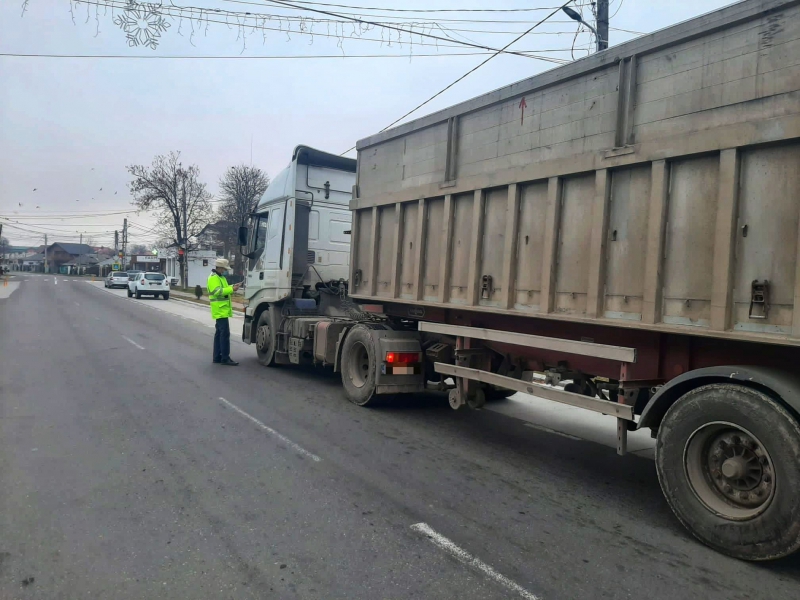 Control al poliţiştilor la transportul de marfă, amenzi de 25 de mii de lei