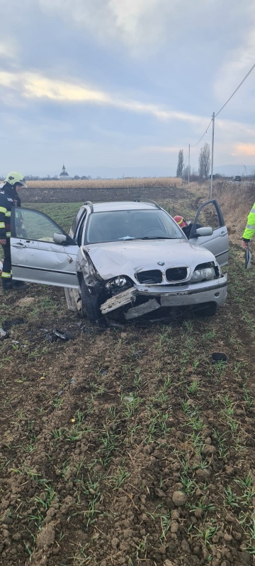 FOTO: Autoturism răsturnat, două victime, ZCH NEWS - sursa ta de informații