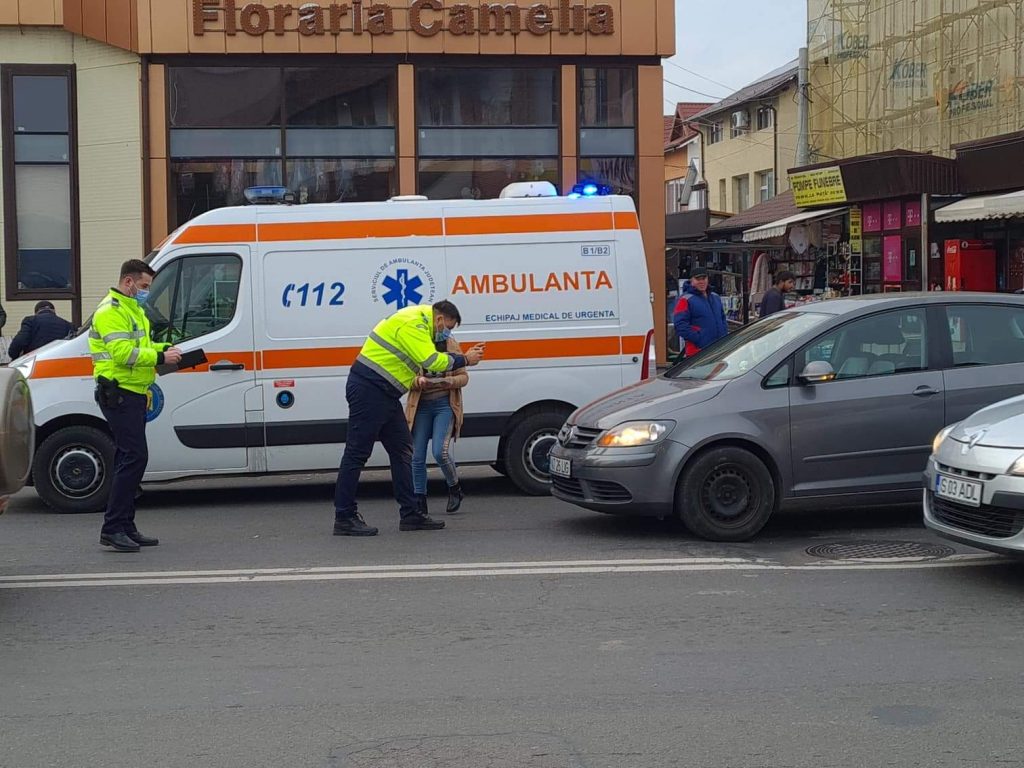 FOTO: La un pas de o tragedie, lângă piața Târgu Neamț, ZCH NEWS - sursa ta de informații
