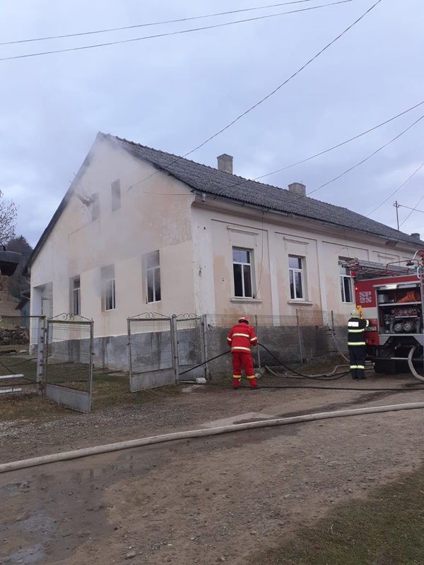 FOTO. Incendiu la Școala primară Boureni, ZCH NEWS - sursa ta de informații