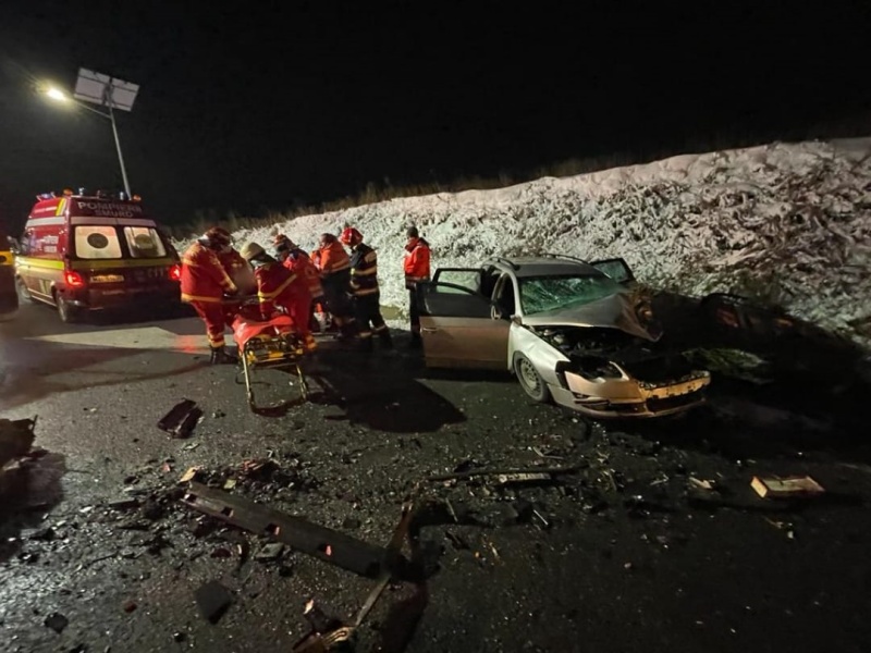Foto. Trei persoane au ajuns în spital după un accident grav pe centura municipiului Suceava, ZCH NEWS - sursa ta de informații