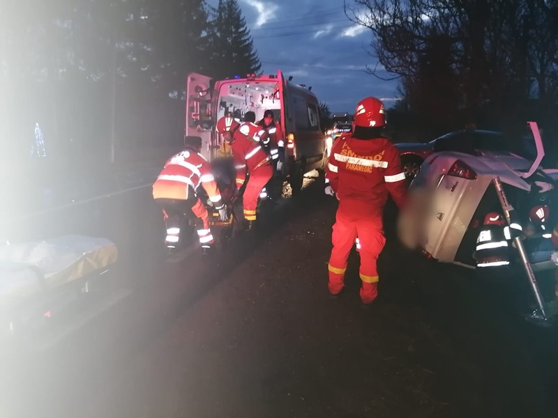 Accident mortal: o femeie a murit după ce mașina pe care o conducea s-a ciocnit cu o ambulanță, ZCH NEWS - sursa ta de informații