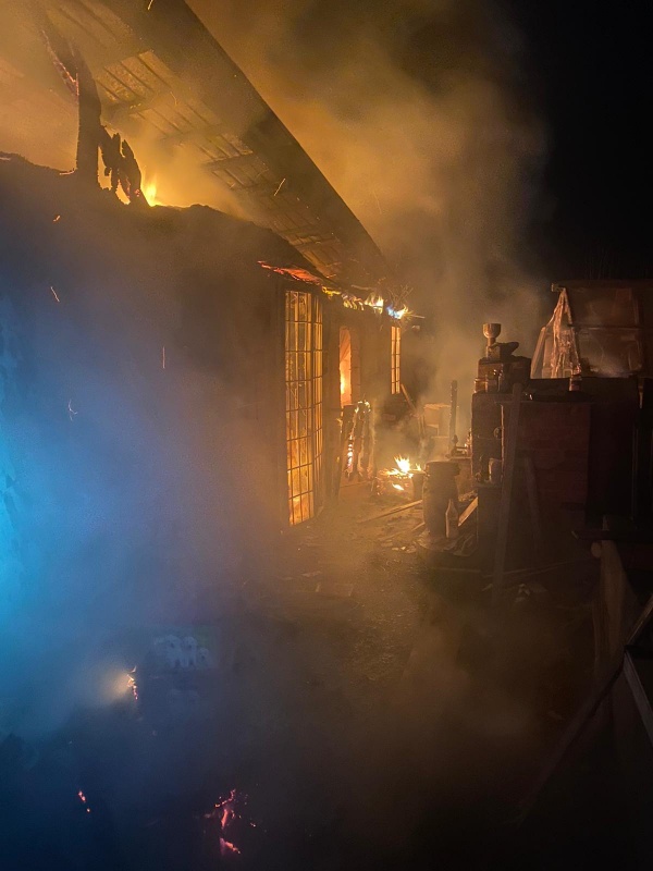 FOTO. Panică la un incendiu în zori la Doljești, ZCH NEWS - sursa ta de informații