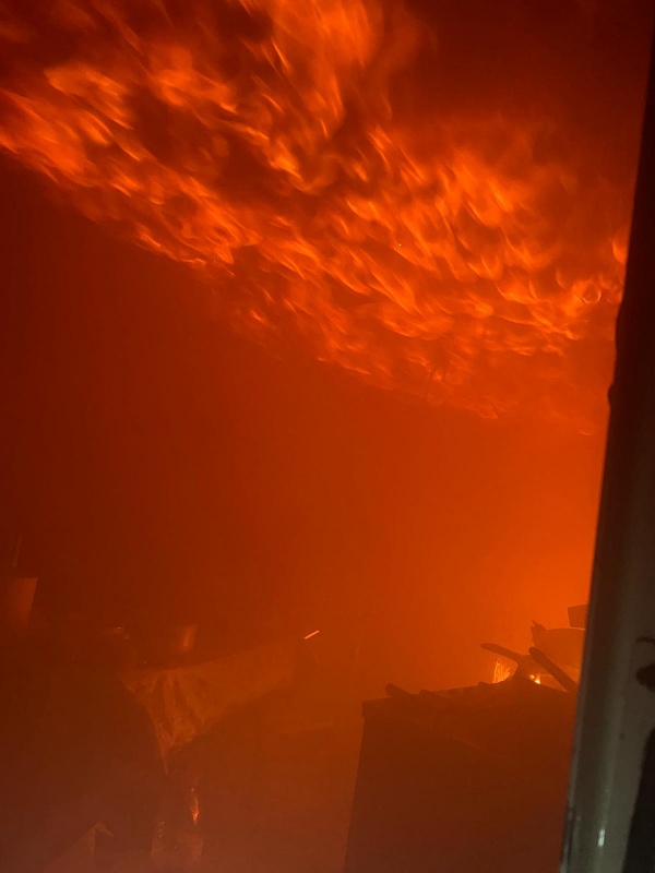 FOTO. Panică la un incendiu în zori la Doljești, ZCH NEWS - sursa ta de informații