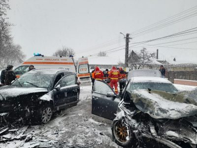 Patru răniţi după o coliziune în intersecţia de la Mirosloveşti, ZCH NEWS - sursa ta de informații