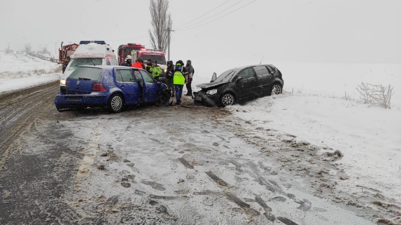 FOTO. Coliziune între trei autoturisme soldată cu două victime, ZCH NEWS - sursa ta de informații
