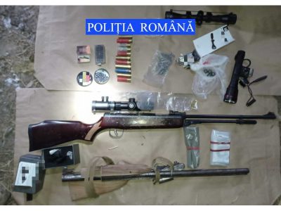 Arme descoperite după percheziții cu mascații la Târgu Neamț, ZCH NEWS - sursa ta de informații