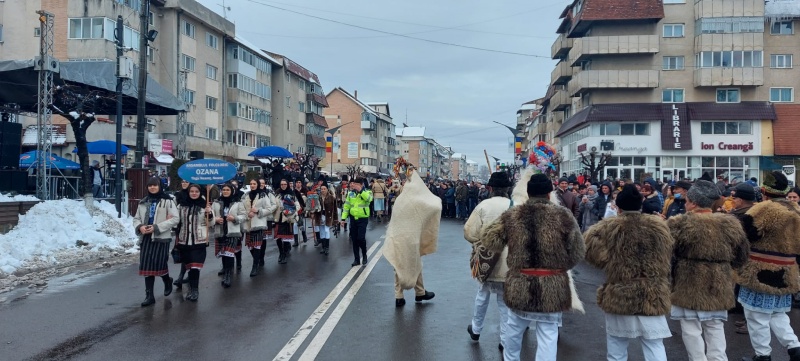 Foto. Festivalul și tradițiilor de Anul Nou de la Tg Neamt, Ediția a IX-a, ZCH NEWS - sursa ta de informații