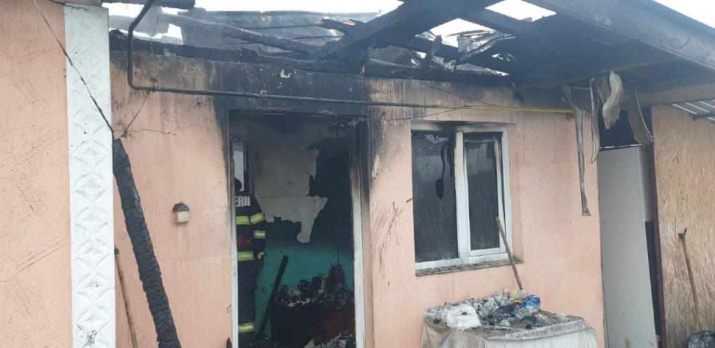 FOTO: Încă o victimă a focului în Iaşi, la Voineşti, ZCH NEWS - sursa ta de informații