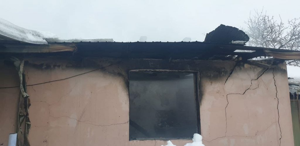 FOTO: Încă o victimă a focului în Iaşi, la Voineşti, ZCH NEWS - sursa ta de informații