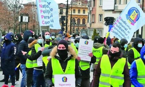 Poliţiştii nemţeni protestează la Iaşi şi la Bucureşti, ZCH NEWS - sursa ta de informații