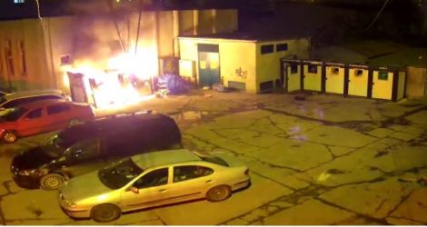 VIDEO. Polițiștii ieșeni luptă cu incendiatorul, ZCH NEWS - sursa ta de informații