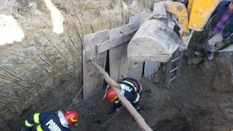 Groaznic: Tânăr îngropat de viu în timp ce lucra la o canalizare, ZCH NEWS - sursa ta de informații