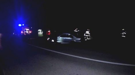 Șofer blocat între fiarele mașinii, după ce s-a răsturnat în șanț, ZCH NEWS - sursa ta de informații