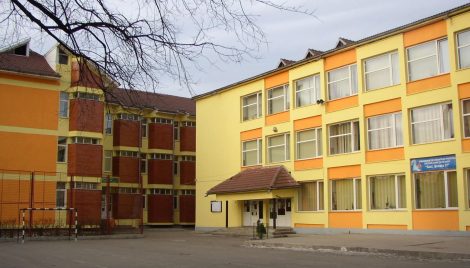 Primăria Piatra-Neamț: Bani pentru reparații la Școala 2 și la Liceul Teologic, ZCH NEWS - sursa ta de informații