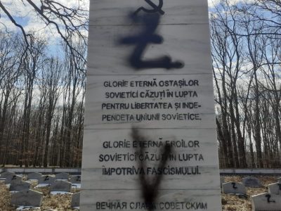 Mormintele soldaţilor ruşi din Moţca inscripţionate cu litera Z, ZCH NEWS - sursa ta de informații