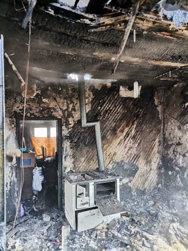 Drama singurătății: o femeie de 92 de ani și-a văzut casa mistuită de flăcări, ZCH NEWS - sursa ta de informații