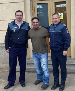 Voluntar din Noua Zeelandă care se îndrepta spre Ucraina ajutat de polițiști ieșeni, ZCH NEWS - sursa ta de informații