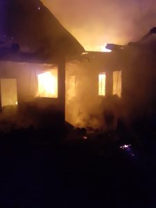 Tragedie: O femeie a murit într-un incendiu devastator la Țibucani, ZCH NEWS - sursa ta de informații