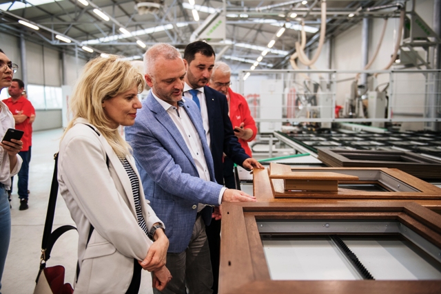 Izotec Group- linie nouă de producție tâmplărie PVC, cu sprijin nerambursabil de 628 mii de euro din partea Granturilor SEE și Norvegiene, ZCH NEWS - sursa ta de informații