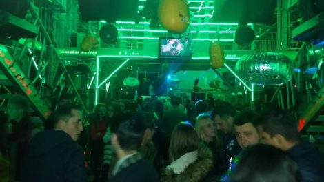 Cu revolverul la vedere într-un club din Târgu Neamț, ZCH NEWS - sursa ta de informații