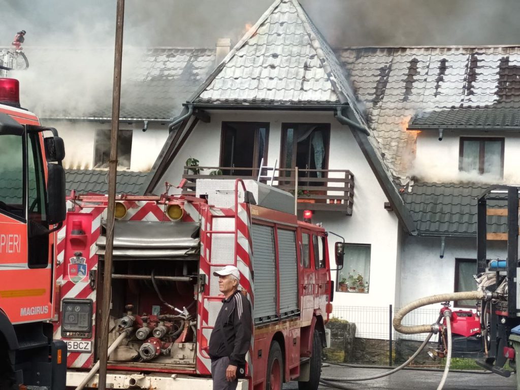 VIDEO. Arde un motel din Bicaz, ZCH NEWS - sursa ta de informații