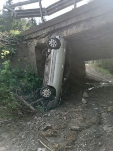 FOTO. Accident în comuna Pipirig: o mașină a căzut de pe un pod, ZCH NEWS - sursa ta de informații