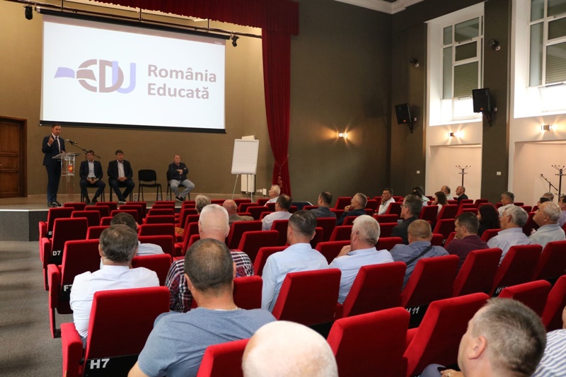 George Lazăr, președinte PNL Neamț: &#8222;România Educată&#8221;, în dezbatere cu nemțenii, ZCH NEWS - sursa ta de informații
