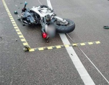 Teribilism cu final la spital: Doi băieți au intrat cu o motocicletă într-un autovehicul, ZCH NEWS - sursa ta de informații