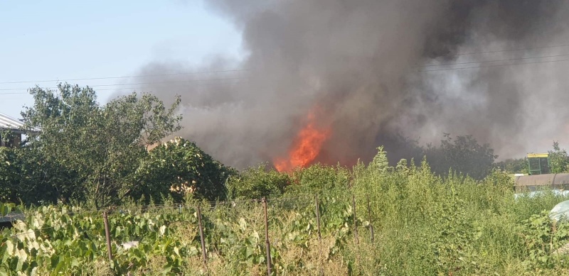Știre actualizată. Foto. Incendiu la Roznov, ZCH NEWS - sursa ta de informații