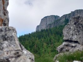 Un turist a murit pe Ceahlău după ce a căzut de la 27 metri înălțime