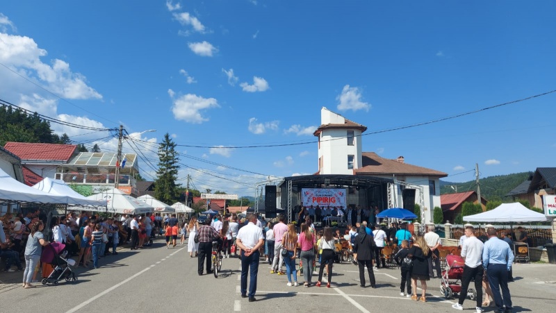 Sărbătoare în centrul civic din Pipirig, ZCH NEWS - sursa ta de informații