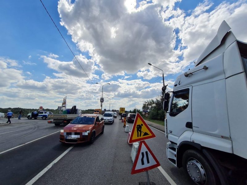 O pietreancă a provocat un accident cu 3 mașini la Roman, pe podul în lucru de la Horia, ZCH NEWS - sursa ta de informații
